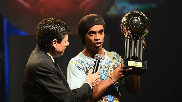 Ronaldinho backs Jesus to be next football star