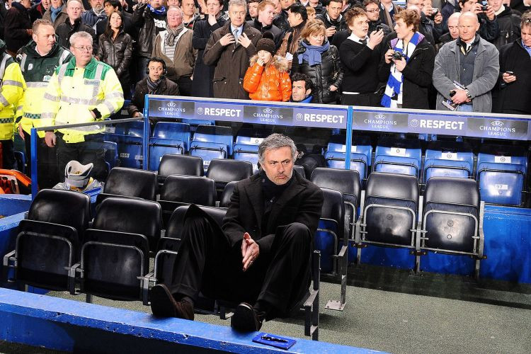Neville: Mourinho is jealous of Conte’s Chelsea revolution