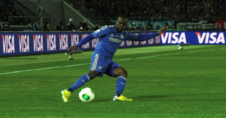 Moses signs two-year contract extension with Chelsea