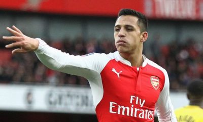 Wright urges Sanchez to leave Arsenal