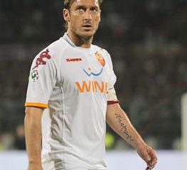 Totti to retire and become director at Roma