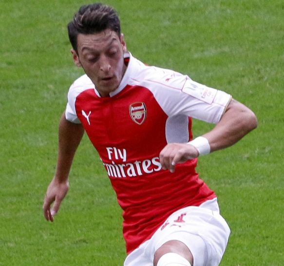 Is Ozil looking to strike gold with possibly one of his last contract negotiations?